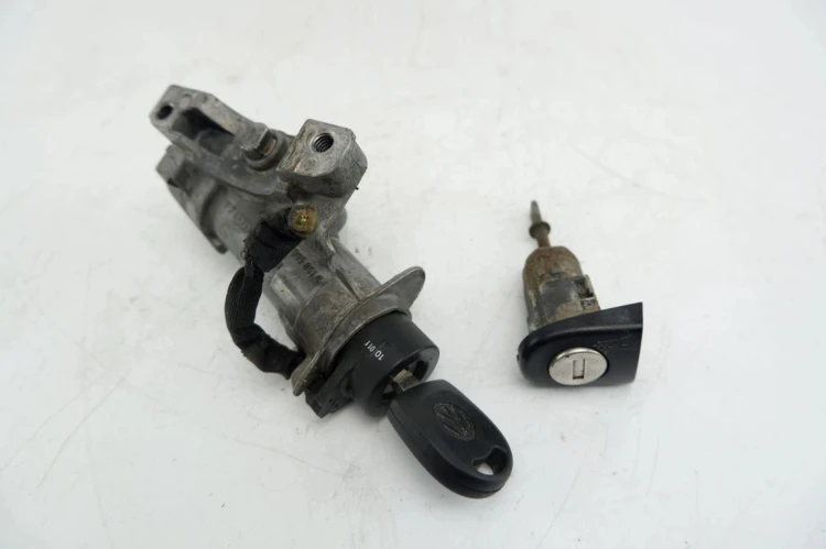 ZESTAW STARTOWY VOLKSWAGEN BORA (1998-2005) 2.0 8V 06A906032FK