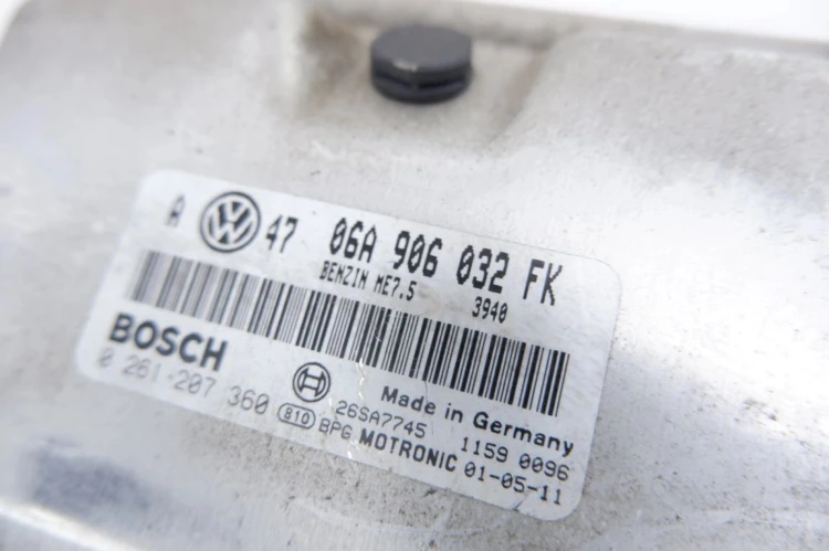 ZESTAW STARTOWY VOLKSWAGEN BORA (1998-2005) 2.0 8V 06A906032FK