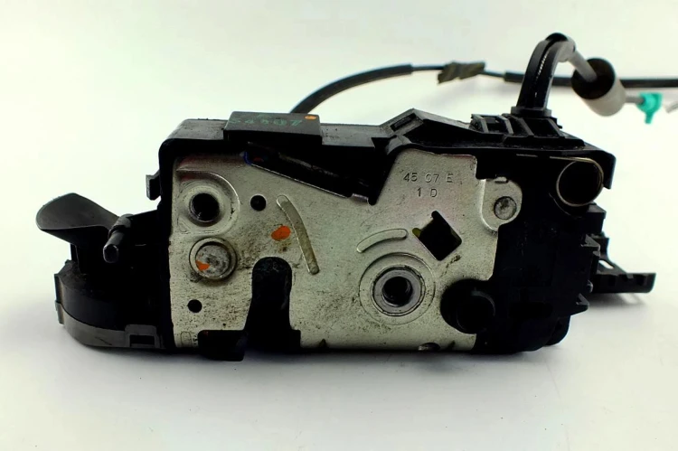 ZAMEK DRZWI PRAWY PRZÓD PEUGEOT 207 (2006-2009) 1.6 HDI