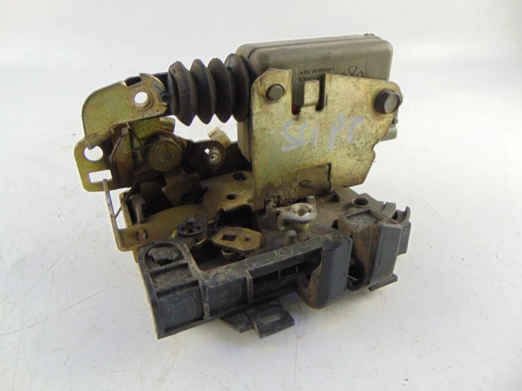 ZAMEK DRZWI PRAWY PRZÓD RENAULT SCENIC I LIFT (1999-2003) 1.6 16V