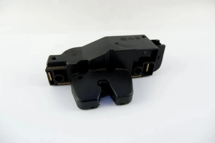 ZAMEK KLAPY BAGAŻNIKA CITROEN C3 I (2002-2005) 1.4 8V 9646091580