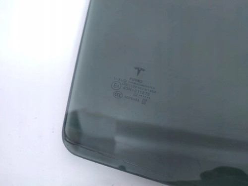 SZYBA DRZWI PRAWY TYŁ TESLA MODEL Y (2019-) LONG RANGE DUAL MOTOR 351KM
