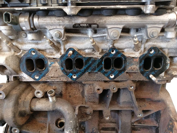 SILNIK SŁUPEK RENAULT LAGUNA III (2007-2010) 2.0 DCI 131KM M9R742