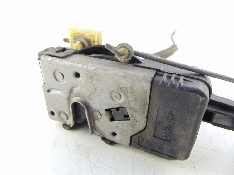 ZAMEK DRZWI LEWY PRZÓD OPEL VECTRA C(2002-2008) 1.8 16V 24447340