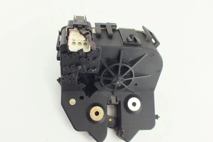 ZAMEK KLAPY BAGAŻNIKA FORD MONDEO MK3 (2001-2007)