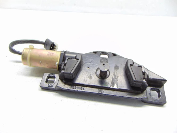 ZAMEK KLAPY BAGAŻNIKA BMW E65 (2001-2005) 7014872