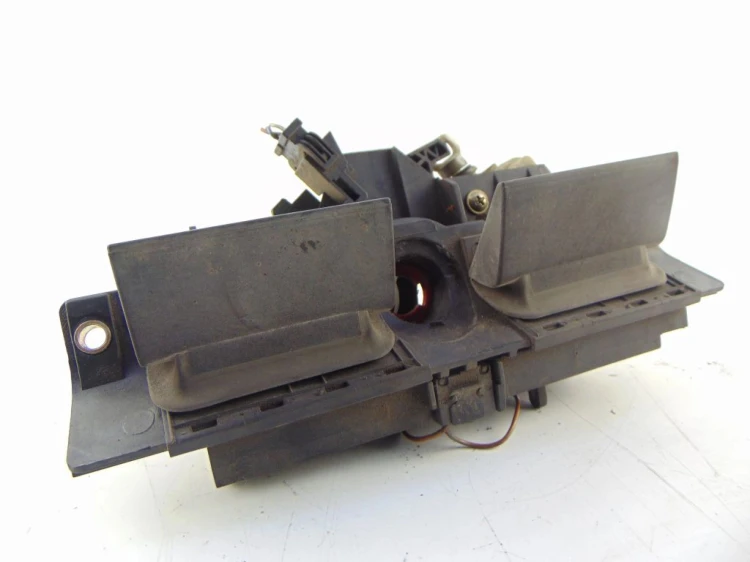 ZAMEK KLAPY BAGAŻNIKA AUDI A6 C5 4B0827565
