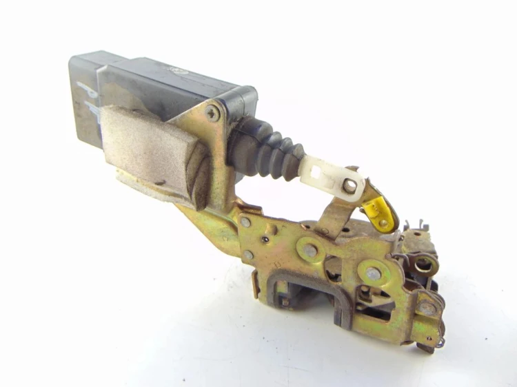 ZAMEK DRZWI PRAWY TYŁ VOLVO S40 1.9D