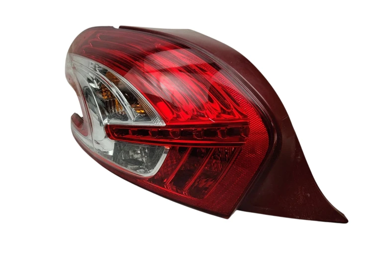 LAMPA LEWY TYŁ PEUGEOT 208 I (2012-2015) 1.2 VTI 82KM