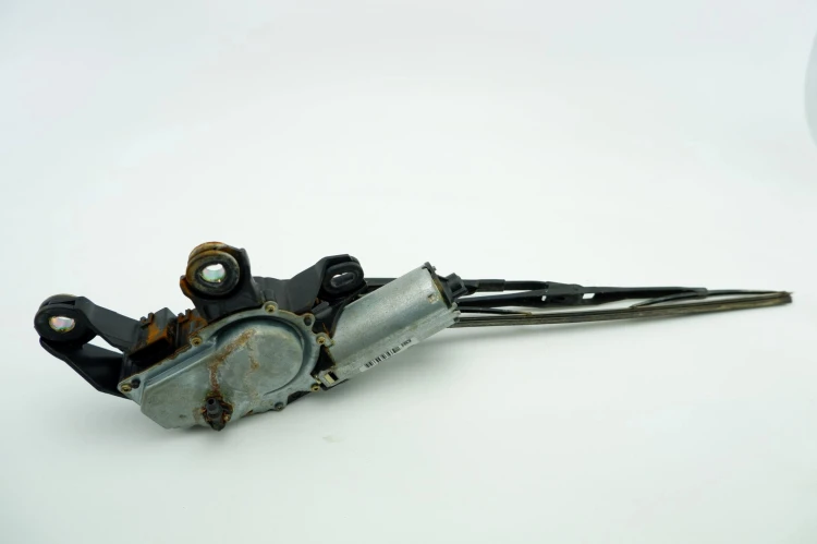 MECHANIZM WYCIERACZKI TYŁ VOLKSWAGEN PASSAT B5 1.9TDI 3B9955711F