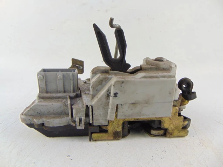 ZAMEK DRZWI LEWY PRZÓD CITROEN XSARA I 1.4 8V