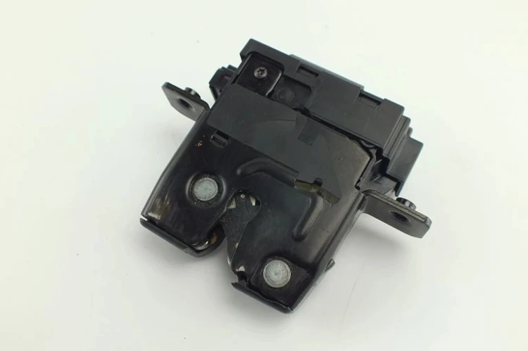 ZAMEK KLAPY BAGAŻNIKA NISSAN QASHQAI LIFT (2009-2013) 1.5 dci