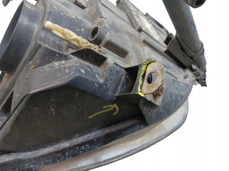 LAMPA LEWY PRZÓD CITROEN C5 II (2004-2008) 2.0 HDI 136KM 89900025