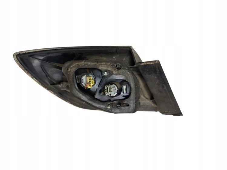 LAMPA PRAWY TYŁ MAZDA 3 I BK (2003-2006) 1.6 16V 105KM