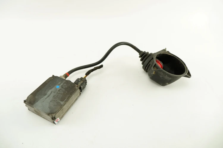 PRZETWORNICA XENON OPEL OMEGA B (1994-1999) 2.2 16V