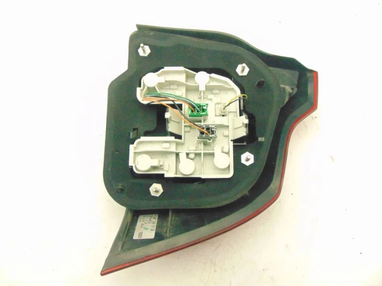 LAMPA LEWY TYŁ VOLVO S40 II (2004-2012) 1.6 D