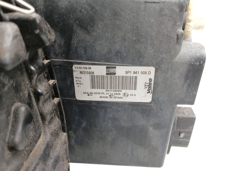 LAMPA PRAWY PRZÓD SEAT ALTEA (2004-2009) 1.9 TDI 105KM 5P1941006D