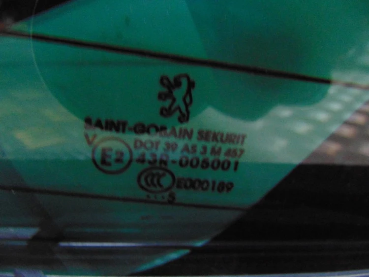 SZYBA TYŁ UCHYLNA PEUGEOT 407 (2004-2008) 2.0 16V