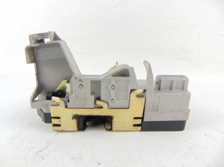 ZAMEK DRZWI PRAWY TYŁ PEUGEOT 307 (2001-2005) 1.6 16V