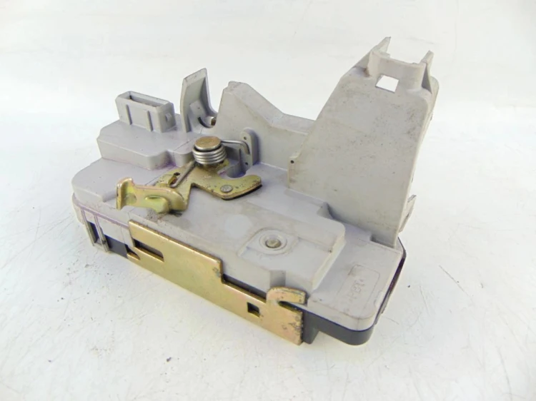 ZAMEK DRZWI PRAWY TYŁ PEUGEOT 307 (2001-2005) 1.6 16V