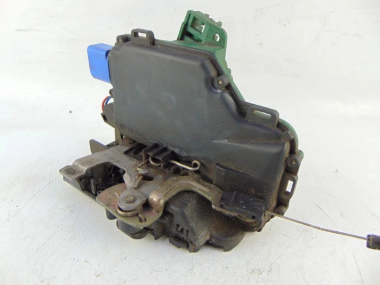 ZAMEK DRZWI LEWY PRZÓD SEAT IBIZA III (2002-2008) 1.9 TDI