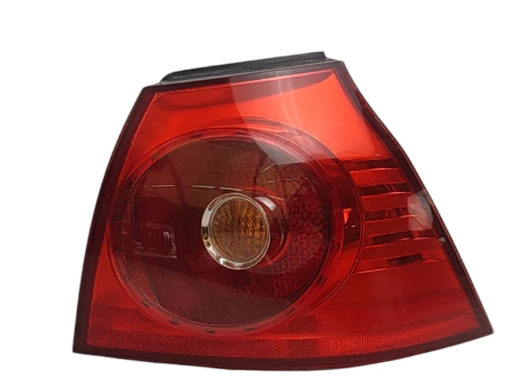 LAMPA PRAWY TYŁ VOLKSWAGEN GOLF V (2003-2008) 1.4 FSI 90KM 1K6945112C