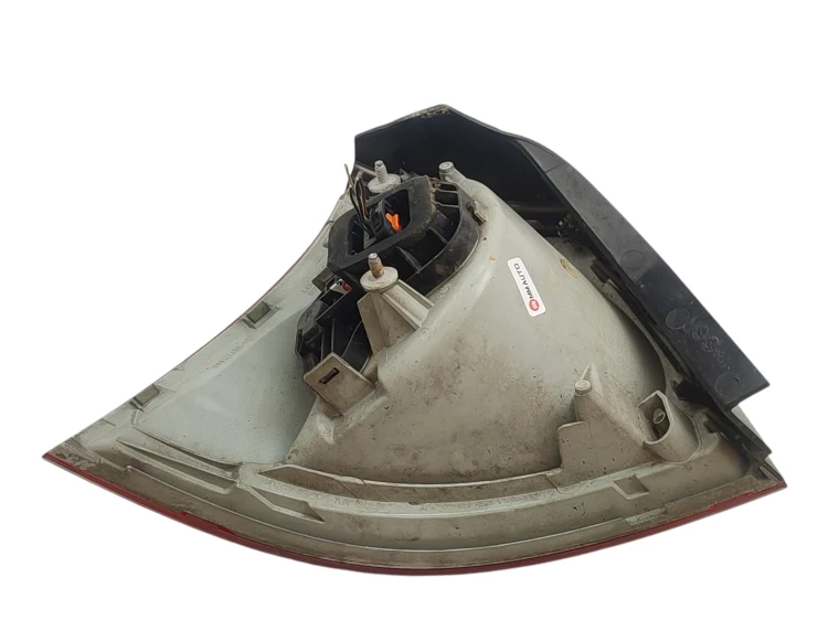 LAMPA PRAWY TYŁ VOLKSWAGEN GOLF V (2003-2008) 1.4 FSI 90KM 1K6945112C