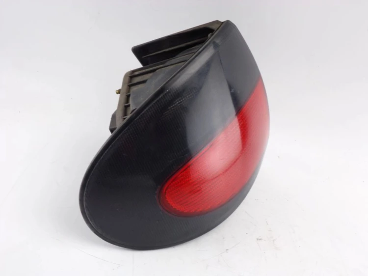 LAMPA LEWY TYŁ RENAULT MEGANE I (1996-1999) 1.6 BENZ LAMPA LEWA TYLNA