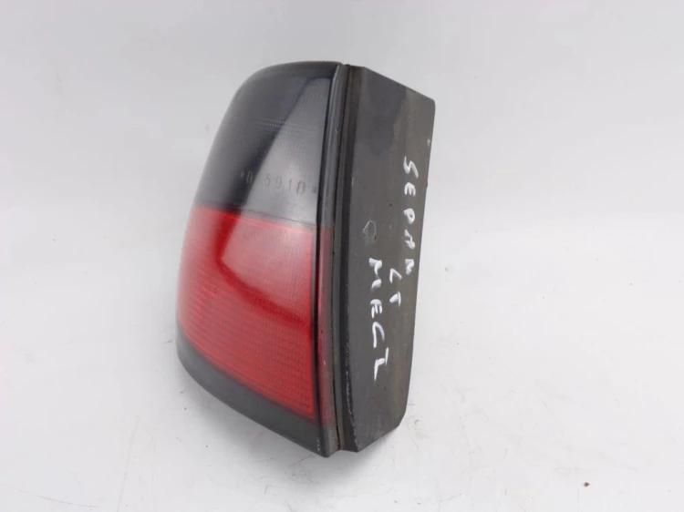 LAMPA LEWY TYŁ RENAULT MEGANE I (1996-1999) 1.6 BENZ LAMPA LEWA TYLNA