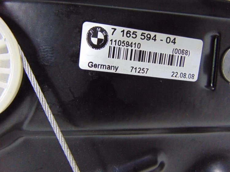 SZYBA BOCZNA TRÓJKĄT PRAWA BMW E88 2.0 D N47D20A