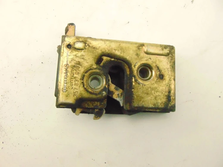 ZAMEK DRZWI PRAWY PRZÓD VOLKSWAGEN VENTO 357837016G