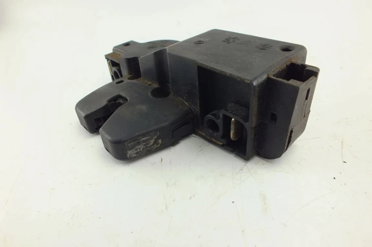 ZAMEK KLAPY BAGAŻNIKA CITROEN C3 I (2002-2005) 1.4 8V 9646091580