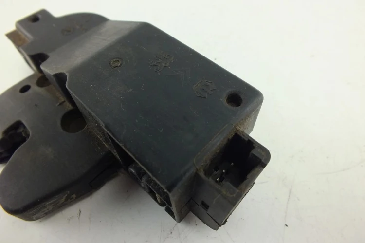 ZAMEK KLAPY BAGAŻNIKA CITROEN C3 I (2002-2005) 1.4 8V 9646091580