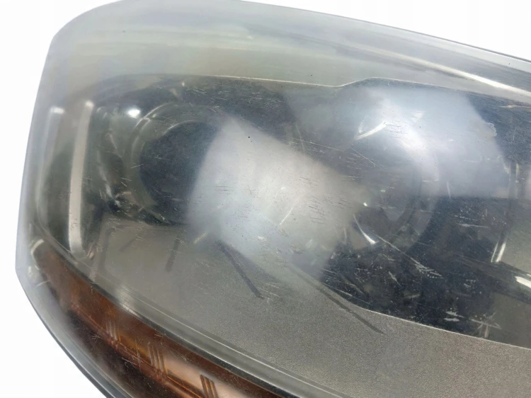 LAMPA PRAWY PRZÓD CITROEN C4 PICASSO I (2006-2010) 2.0 16V 140KM 168984-00