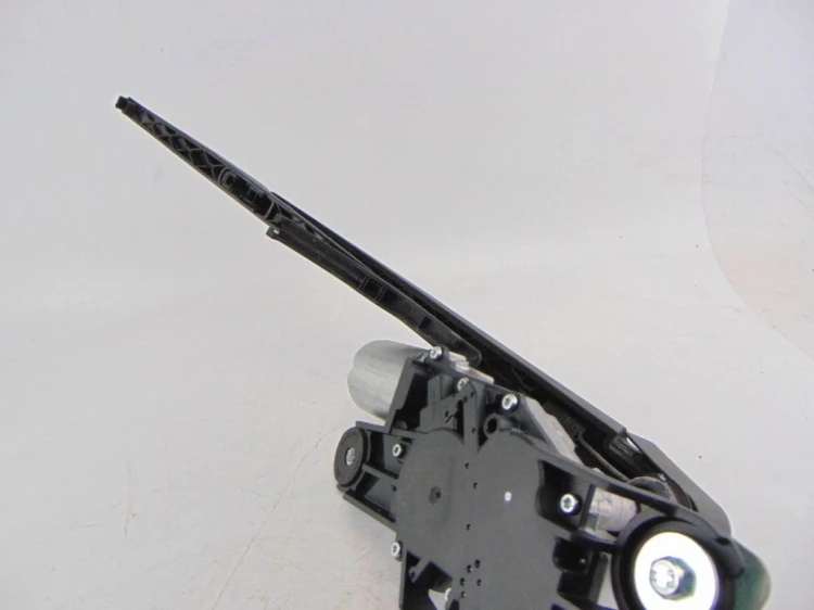 MECHANIZM WYCIERACZKI TYŁ MAZDA 3 I (2003-2009) 2.0 16V BEN 0390201588