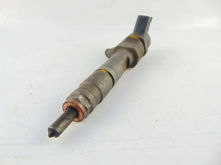 WTRYSKIWACZ RENAULT LAGUNA II LIFT (2005-2007) 8200100272