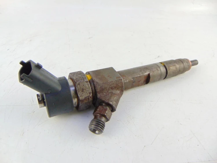 WTRYSKIWACZ RENAULT LAGUNA II LIFT (2005-2007) 8200100272