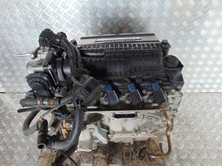 SILNIK KOMPLETNY HONDA CR-Z (2010-2012) 1.5 VTEC 124 LEA1