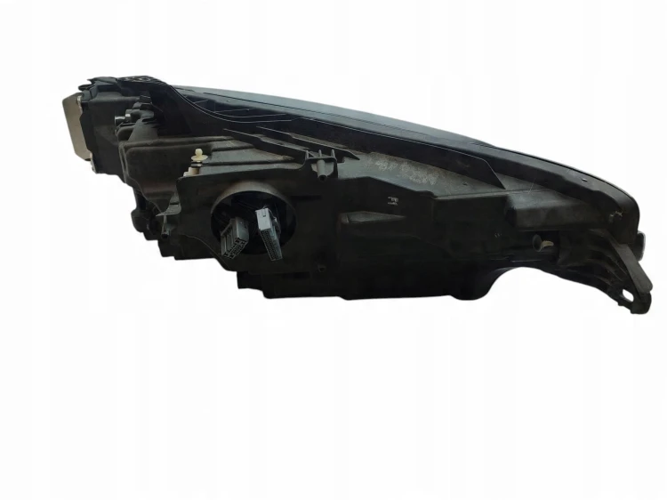 LAMPA LEWY PRZÓD VOLVO V60 II (2018-2023) 2.0 D3 150KM