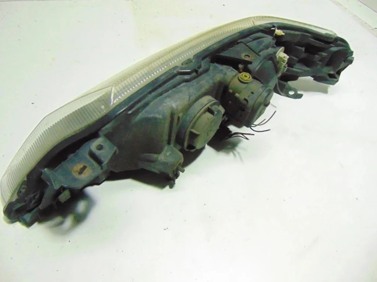 LAMPA PRAWY PRZÓD RENAULT LAGUNA II (2001-2005) 2.0 DCI