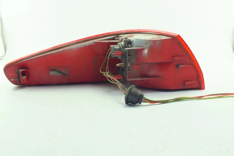 LAMPA PRAWY TYŁ PEUGEOT 607 (1999-2004)