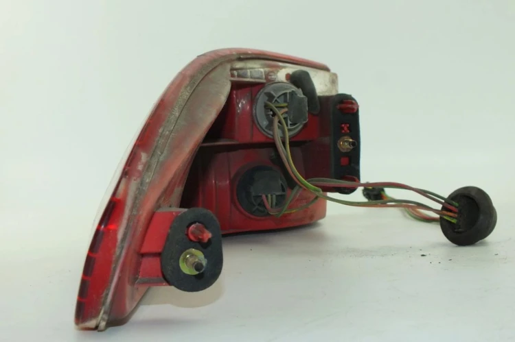 LAMPA PRAWY TYŁ PEUGEOT 607 (1999-2004)