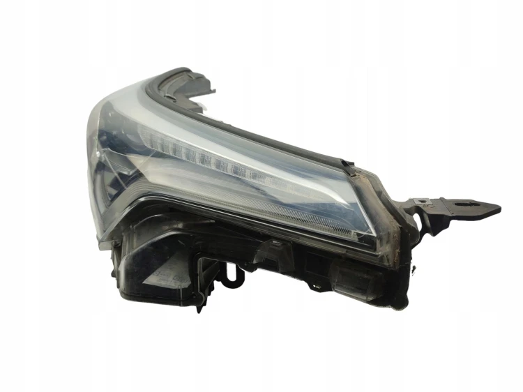 LAMPA PRAWY PRZÓD TOYOTA C-HR (2016-2019) 1.8 HYBRID 122KM 81110-F4050-00