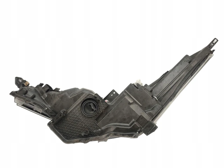 LAMPA PRAWY PRZÓD TOYOTA C-HR (2016-2019) 1.8 HYBRID 122KM 81110-F4050-00