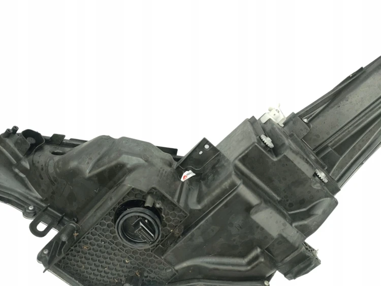LAMPA PRAWY PRZÓD TOYOTA C-HR (2016-2019) 1.8 HYBRID 122KM 81110-F4050-00