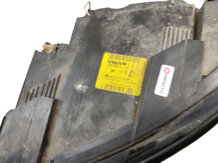 LAMPA LEWY PRZÓD VOLVO V50 (2004-2007) 2.0 D 136KM 30678912LH
