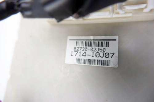 SKRZYNKA BEZPIECZNIKÓW TOYOTA AURIS LIFT (2009-2012) 1.6 16V 82730-02J50