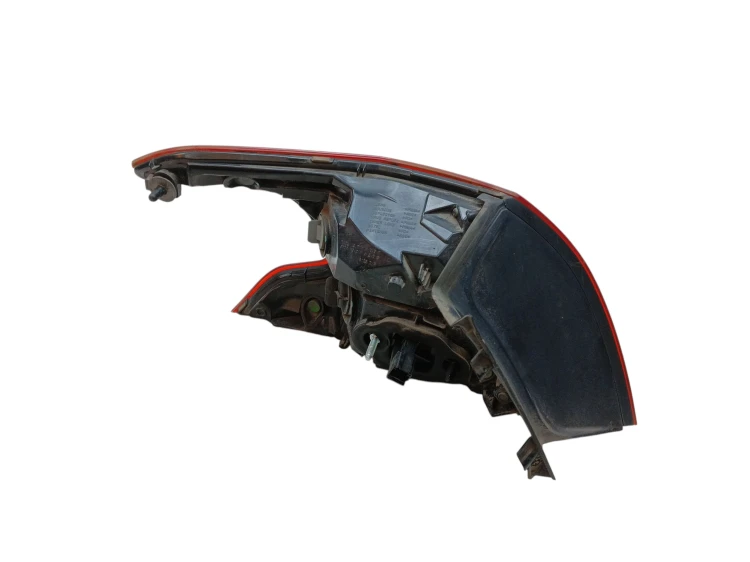 LAMPA PRAWY TYŁ PEUGEOT 308 II T9 (2014-2017) 1.6 BlueHDI 120KM 9677817580