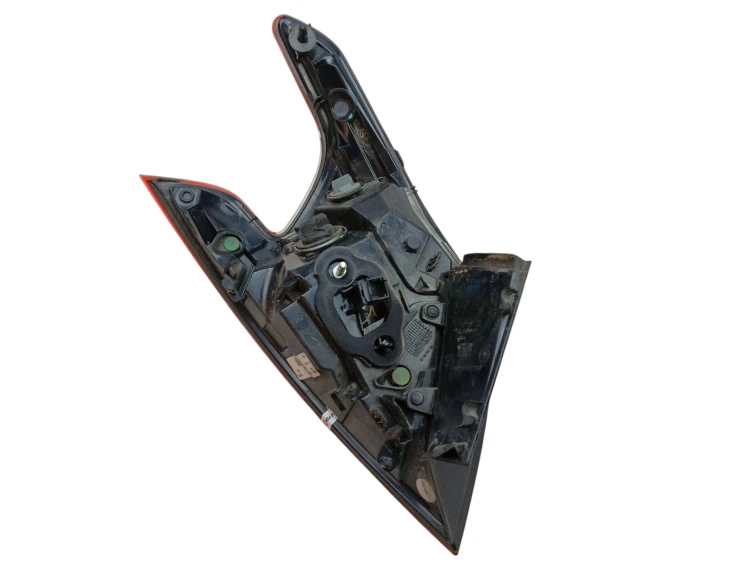 LAMPA PRAWY TYŁ PEUGEOT 308 II T9 (2014-2017) 1.6 BlueHDI 120KM 9677817580