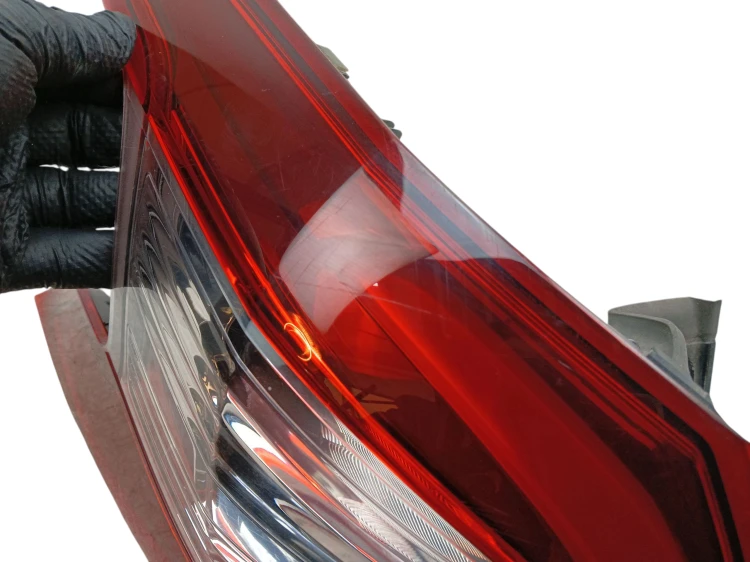 LAMPA LEWY TYŁ PEUGEOT 308 II T9 (2014-2017) 1.6 BlueHDI 120KM 9677817680